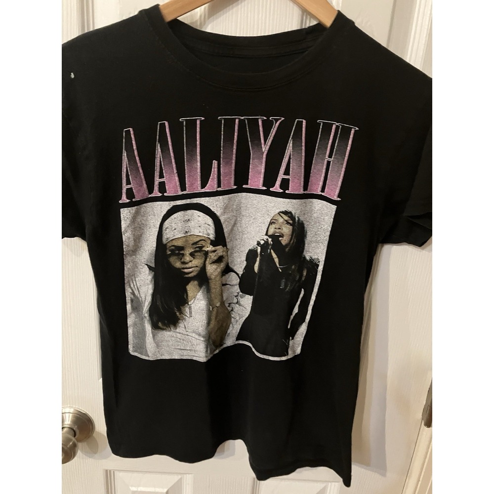 AALIYAH Unisex Tshirt Size S Graphic Y2K  Vintage Black Concert Music Tour